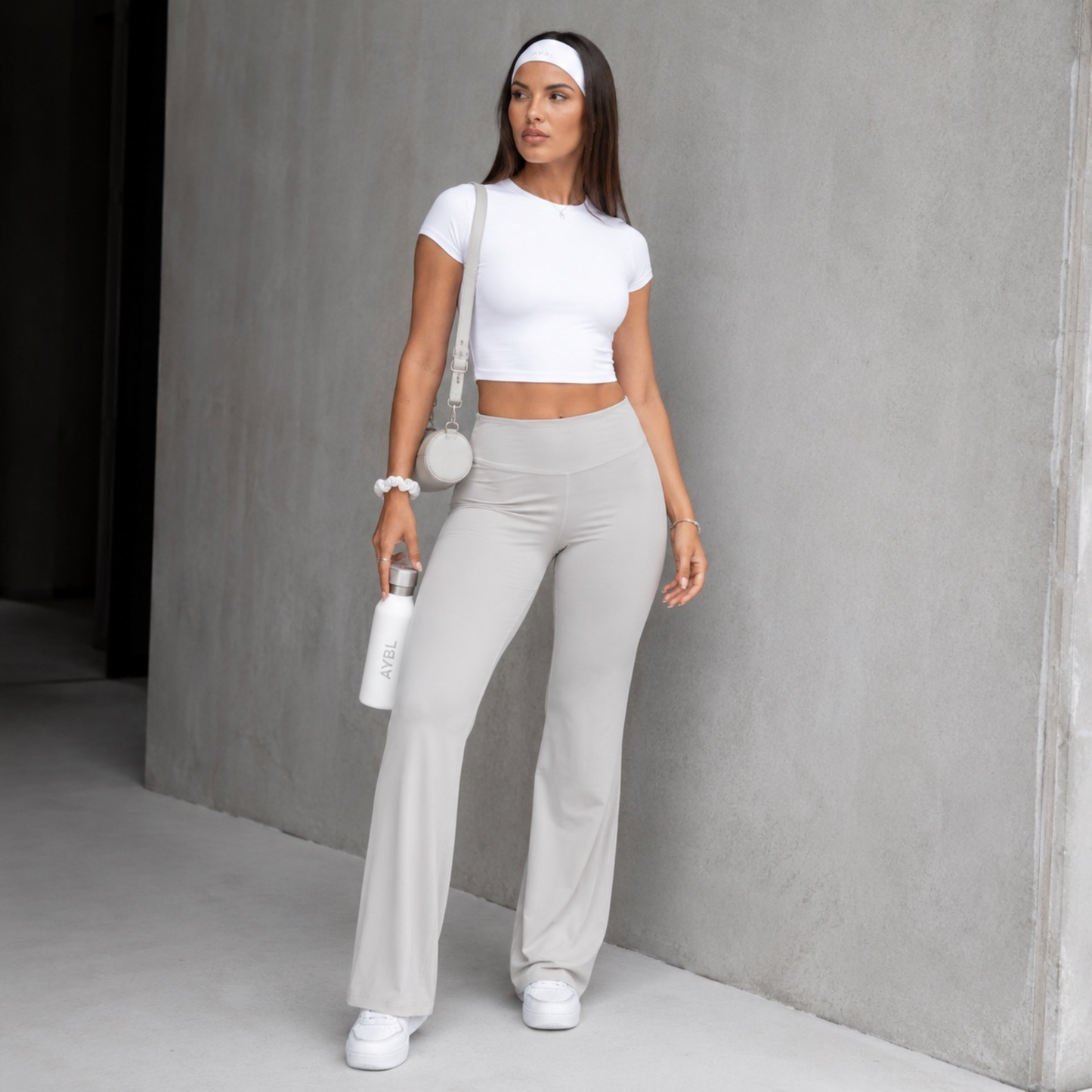 Pantalon de yoga droit effet peau de pêche gris clair