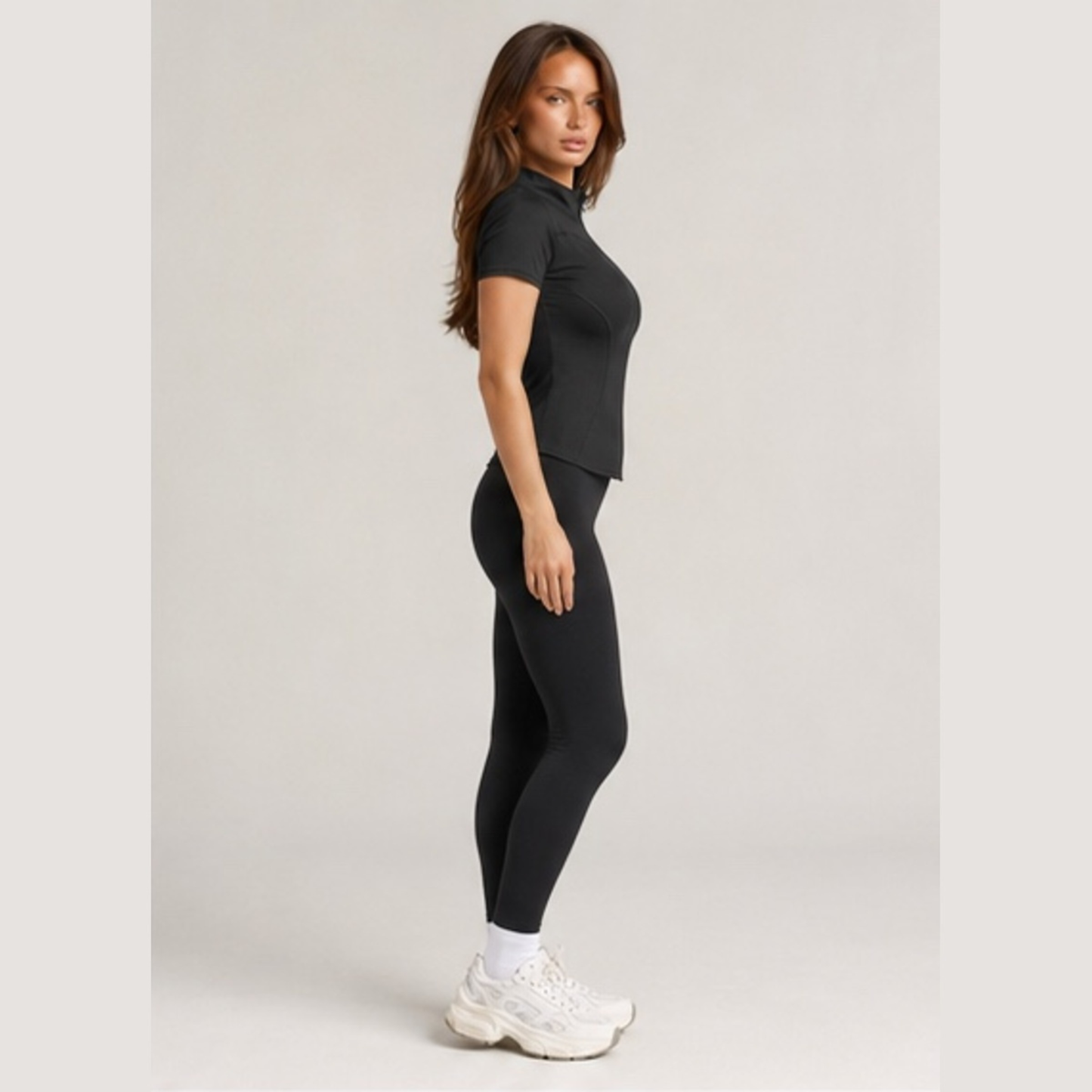 Veste de sport cintrée manches courtes noir