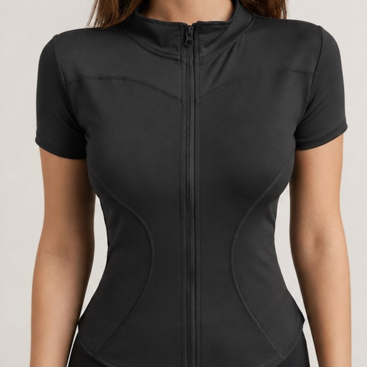 Veste de sport cintrée manches courtes noir